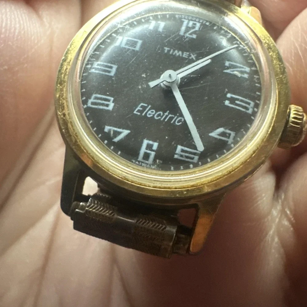 Works Vintage Timex Taiwan Brown Dial Electric Ladies Watch Quartz 23mm Fit 6.5
